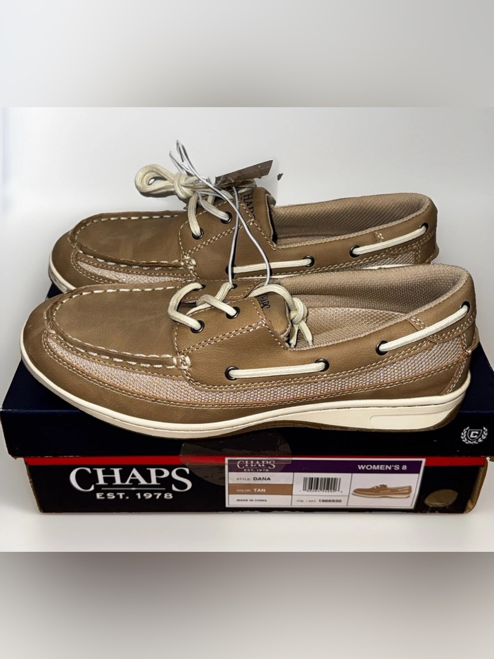 Chaps “Dana” Women’s Water Resistant NON-Marking Shoes, Size 8 (Tan) NWT